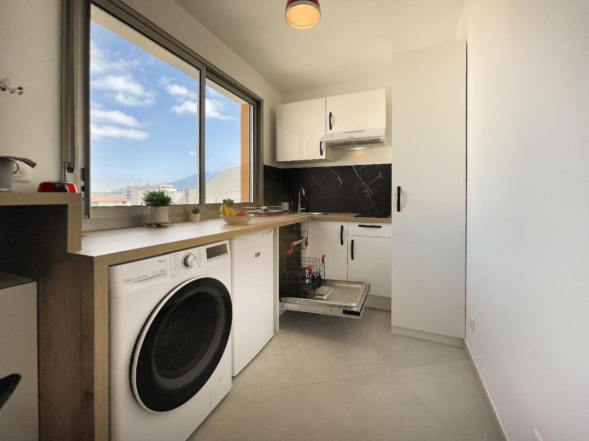 Homey Superchill - Appartement Moderne Et Tout Equipe - Netflix Et Wifi Inclus - Situe En Hyper-Centre - Proche Geneve Аннемас Экстерьер фото